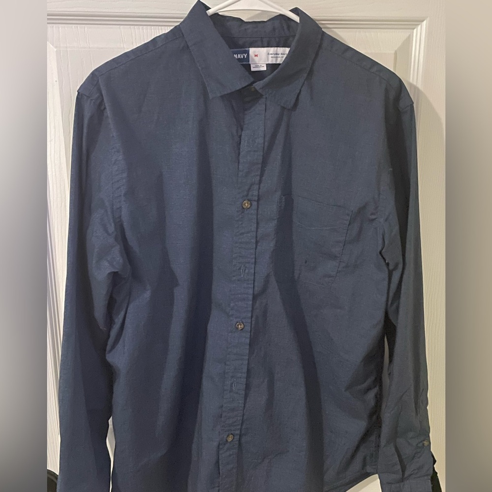 Old Navy Men's solid Navy regular fit Button-Down Shirt, size M